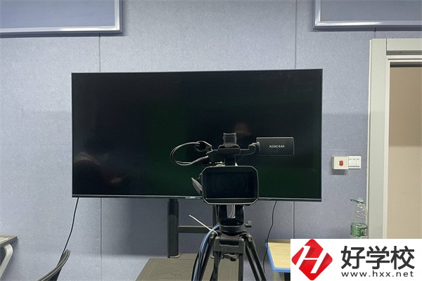 株洲英泰職校是中專嗎？學(xué)費需要多少？