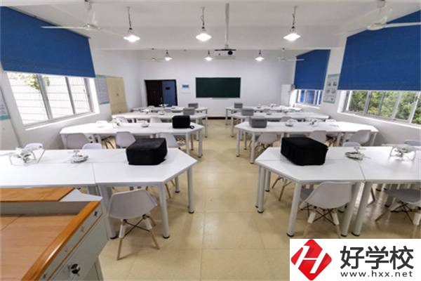 去湘潭鐵路工程學(xué)校怎么乘車？要帶什么資料？