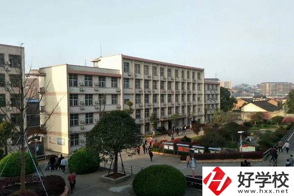 湖南有學(xué)服裝設(shè)計與工藝專業(yè)的職校嗎？就業(yè)情況如何？