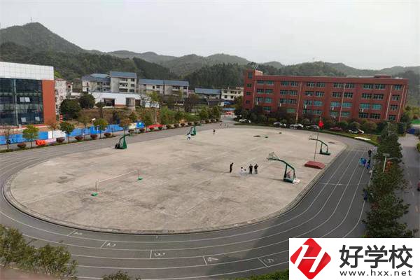 懷化洪江市有哪些中專學(xué)校？有什么辦學(xué)特色？