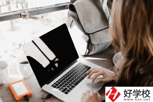 懷化市商貿(mào)經(jīng)濟(jì)管理學(xué)校好不好？宿舍怎么樣？