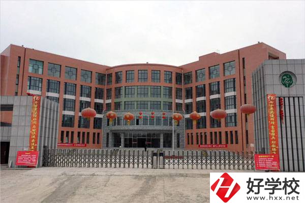 湘西花垣縣有中專學(xué)校嗎？學(xué)校怎么樣？