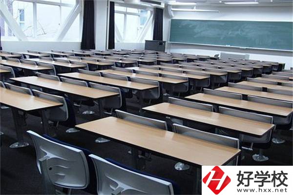 在湖南就讀普通高中和職業(yè)高中有什么區(qū)別？職高怎么樣？