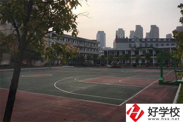 長沙醫(yī)衛(wèi)技校有哪些？辦學條件怎么樣？