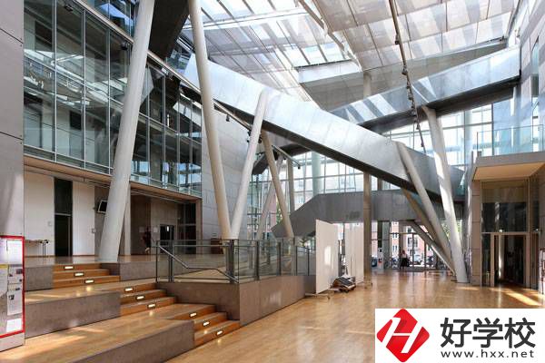 湖南職高學(xué)校排名較好的學(xué)校是哪些？有什么專業(yè)？
