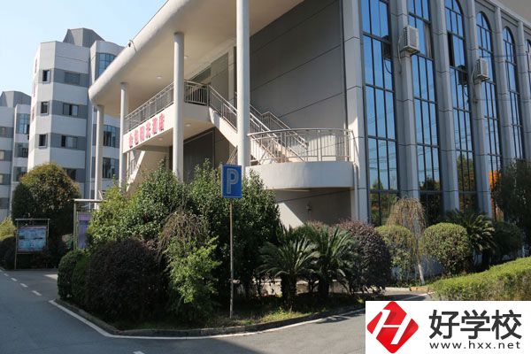 株洲地區(qū)中考四百分可以上職高嗎？