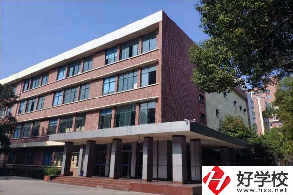 湖南建設(shè)中等職業(yè)學校教學樓