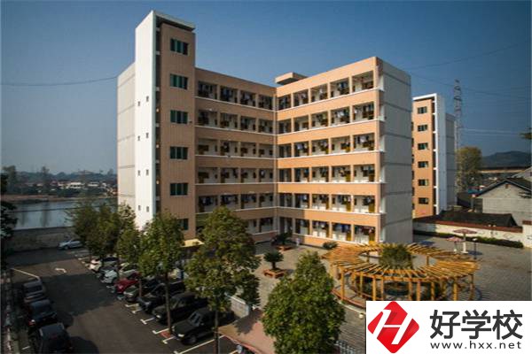 懷化芷江縣有所職高學(xué)校的名字是什么？