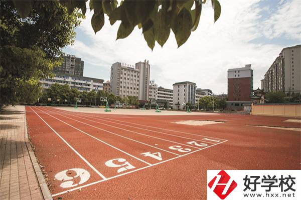 衡陽市信息網(wǎng)絡(luò)工程學校是公辦還是民辦？學費是多少？