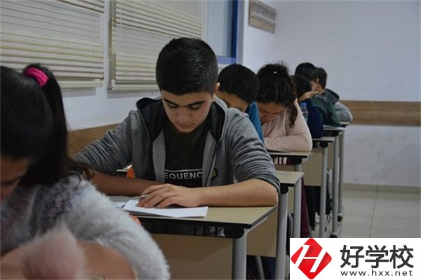 在湖南就讀中專限制戶籍嗎？上中專好不好？