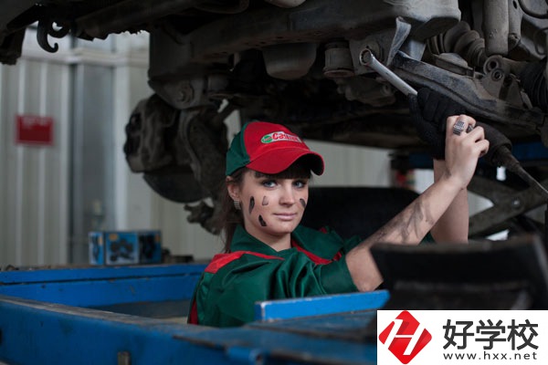 湖南省經(jīng)濟貿(mào)易職業(yè)中專學校汽車維修值得學嗎？