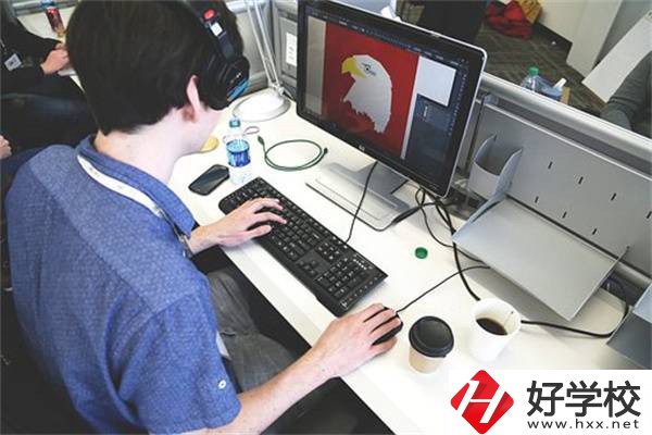 湖南初中生讀職校學(xué)什么專業(yè)比較好？哪個專業(yè)好考公？