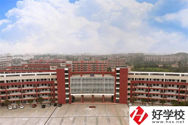 藍(lán)山縣職業(yè)中等專業(yè)學(xué)校是公辦學(xué)校嗎？有什么專業(yè)？
