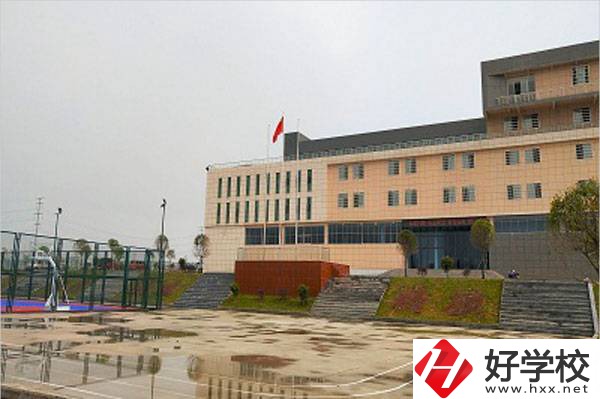 婁底市環(huán)宇中等職業(yè)技術(shù)學(xué)校在哪里？辦學(xué)條件怎么樣？