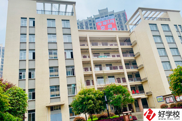 邵陽(yáng)市哈博職業(yè)中專學(xué)校教學(xué)樓