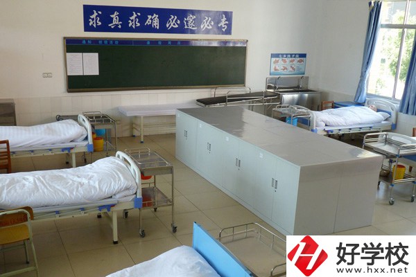 長(zhǎng)沙有哪些中職學(xué)?？梢詫W(xué)護(hù)理專業(yè)？