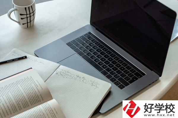 在衡陽想學(xué)廚師？這個學(xué)校不能錯過！