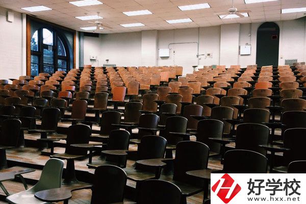 婁底市藝術(shù)職校專業(yè)適合女生嗎？就業(yè)前景好嗎？
