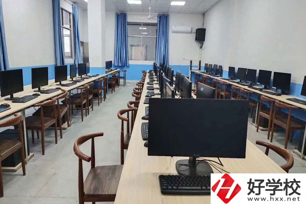 邵陽市藝邦職業(yè)技術(shù)學(xué)校收費標(biāo)準(zhǔn)如何？