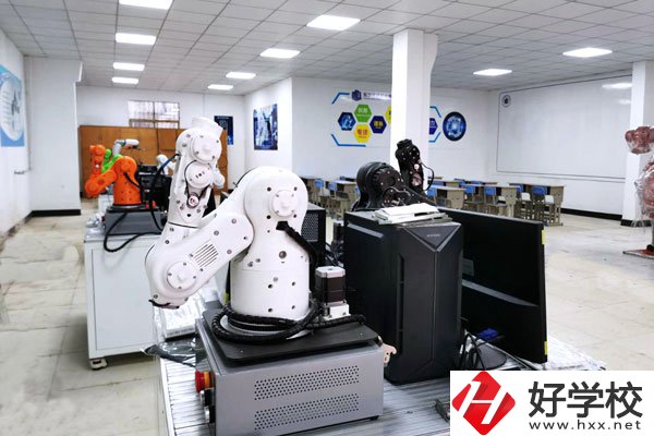 想學酒店管理，長沙有哪些中職學?？梢酝扑]？