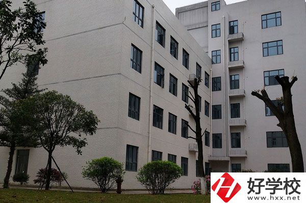 湖南有色金屬中等專業(yè)學(xué)校有哪些招生專業(yè)，收費(fèi)情況如何？