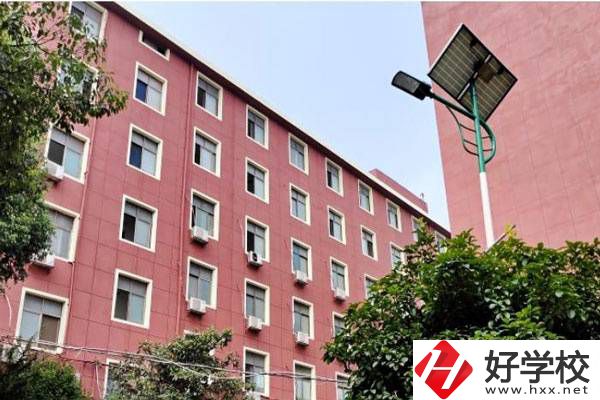 益陽市第一職業(yè)中專學校是重點學校嗎？升學率高嗎？