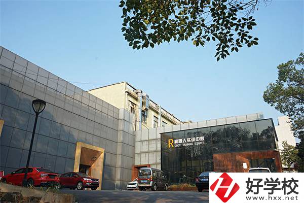 湘潭技師學(xué)院畢業(yè)是什么文憑？招不招收初中生？