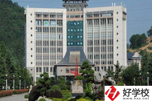 湘西州經濟貿易學校教學樓