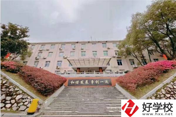 長沙有哪些中專接收轉學生？轉學后可以換專業(yè)嗎？
