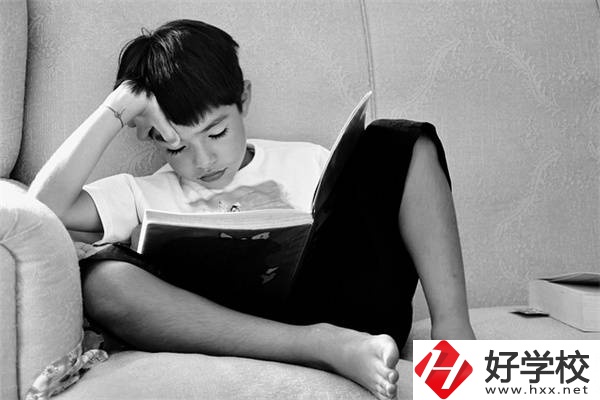 湖南初三男孩不想上學(xué)怎么辦？不參加中考還有書(shū)讀嗎？