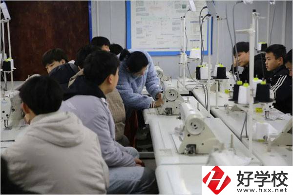 麻陽苗族自治縣職業(yè)中等專業(yè)學校實訓室
