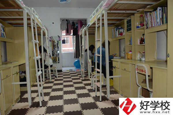 張家界地區(qū)有名氣的中職學(xué)校有哪些？