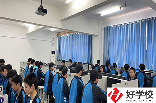 岳陽(yáng)市網(wǎng)絡(luò)工程職業(yè)學(xué)校專業(yè)有哪些？辦學(xué)特色如何？