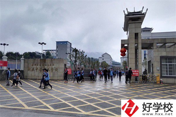 懷化中職學(xué)什么專業(yè)可以做導(dǎo)游？有什么學(xué)校推薦？