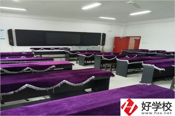 湘中幼兒師范高等?？茖W(xué)校(中職部)實(shí)訓(xùn)室