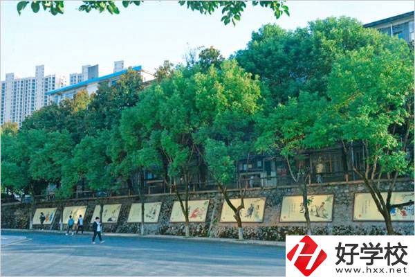 郴州技校的學費貴不貴？一年要多少錢？