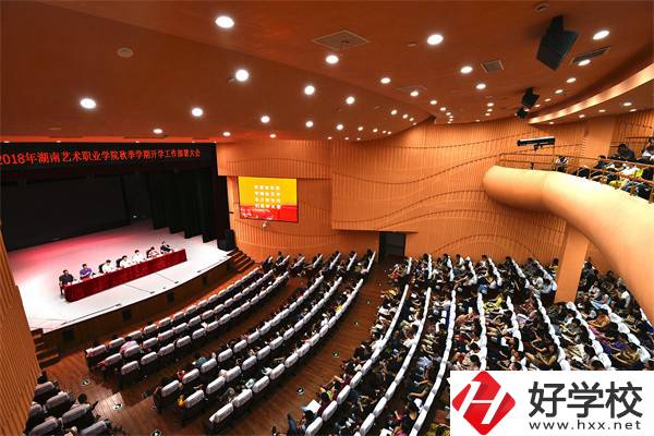長(zhǎng)沙音樂(lè)表演專(zhuān)業(yè)比較好的中職有哪些？學(xué)費(fèi)貴嗎？