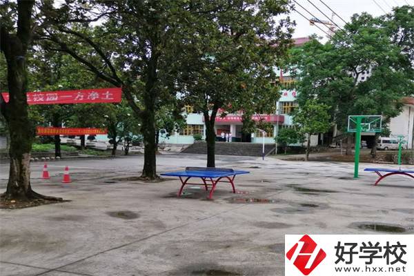 湘西有高鐵中專嗎？高鐵專業(yè)怎么樣？