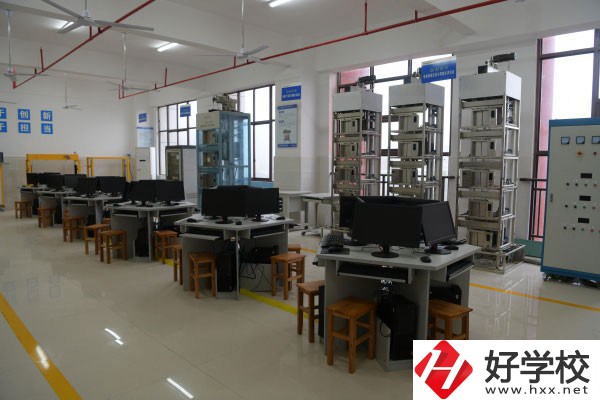 華容縣職業(yè)中專有哪些好的專業(yè)，就業(yè)前景怎么樣？