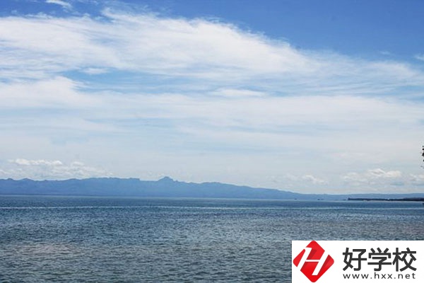 湖南經(jīng)濟(jì)貿(mào)易職業(yè)中專學(xué)校有哪些專業(yè)？學(xué)費(fèi)多少？