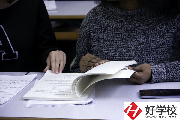 湖南懷化商業(yè)學(xué)校環(huán)境好不好？宿舍怎么樣？