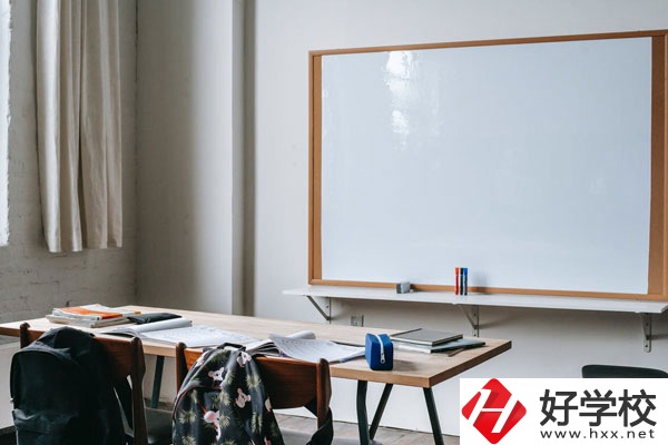 株洲市生物工程中專學(xué)校有哪些專業(yè)？怎么選好呢？