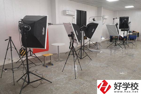邵陽市中南科技職業(yè)學(xué)校有哪些熱門專業(yè)？