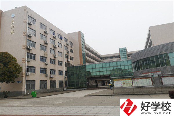 湖南想學(xué)UI推薦哪些中職？學(xué)校就業(yè)如何？