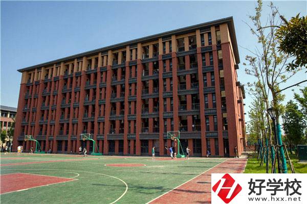 常德財(cái)經(jīng)中等專業(yè)學(xué)校籃球場