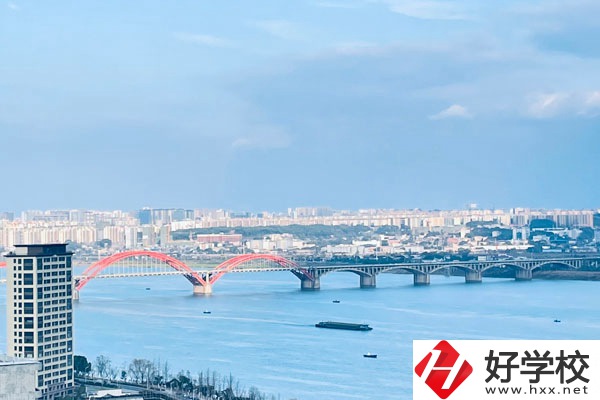 湖南建筑高級技工學(xué)校專業(yè)怎么樣？