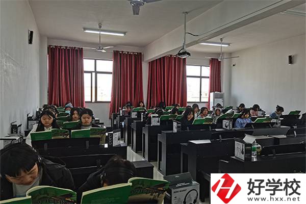 懷化市城南職校有美術專業(yè)嗎？