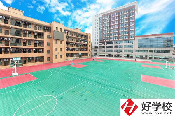 湘潭有哪些適合女生學(xué)習(xí)的職校？女生該如何選擇職校？