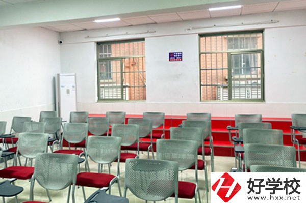 湖南長(zhǎng)沙藝術(shù)學(xué)校有哪些招生要求？