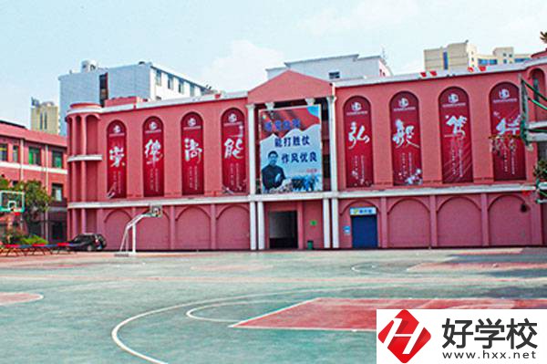長沙環(huán)球職業(yè)中專開設(shè)了哪些熱門專業(yè)？
